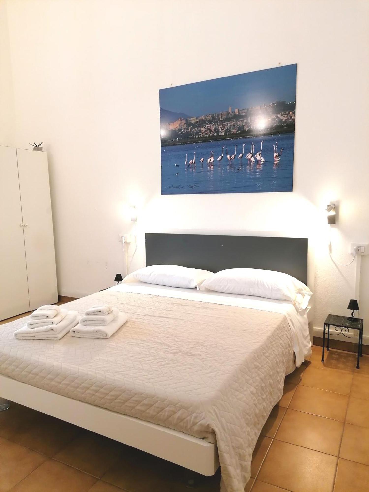 Affittacamere Guesthouse Maristella Кальярі Номер фото