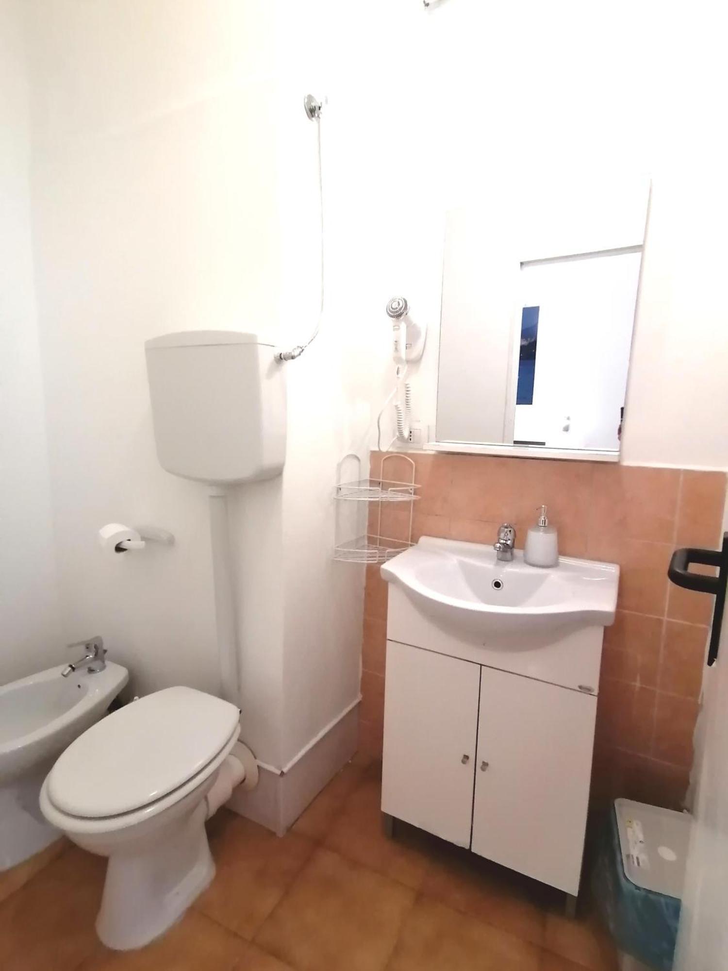 Affittacamere Guesthouse Maristella Кальярі Номер фото